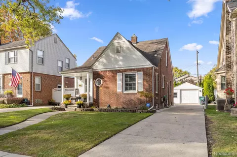 909 N Elizabeth St, Dearborn, MI 48128