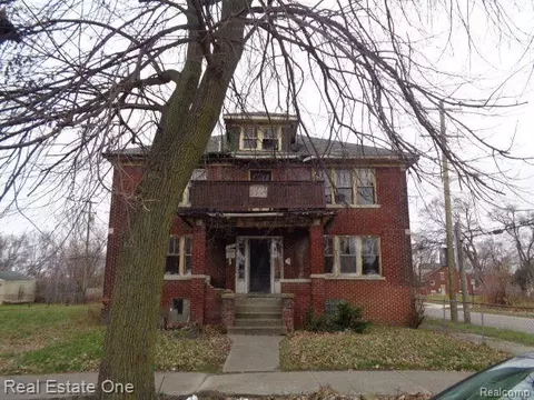 10011 Belleterre St, Detroit, MI 48204