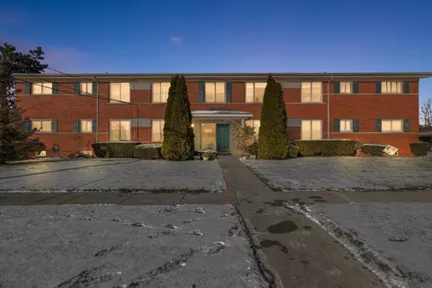 1225 Derby Rd #4, Birmingham, MI 48009