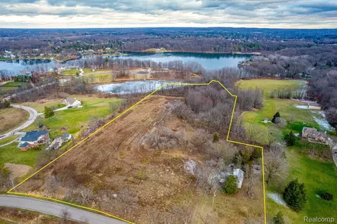 10039 Ridge Rd, Atlas, MI 48438