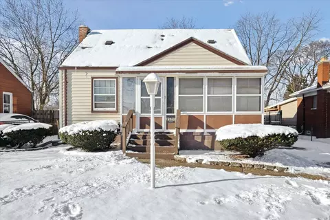 25293 Rose St, Roseville, MI 48066