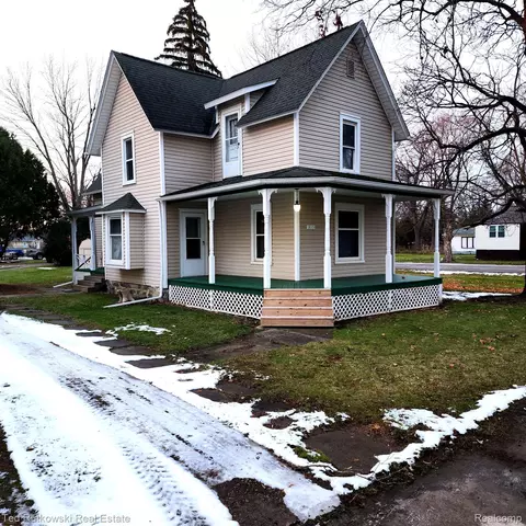 315 N Main St SW, Capac, MI 48014