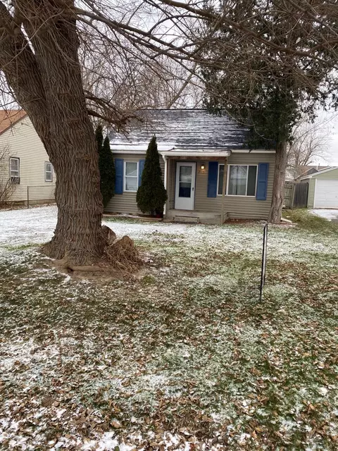2115 Morris Ave, Burton, MI 48529