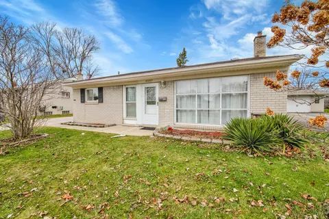 4667 E 13 Mile Rd, Warren, MI 48092