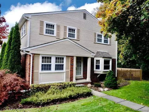 5234 Breeze Hl, Troy, MI 48098