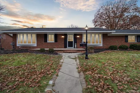 34210 Burton Ln, Livonia, MI 48154