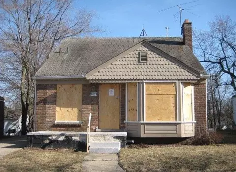 1071 Berkley Ave, Pontiac, MI 48341