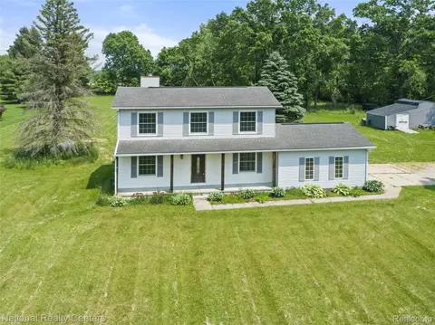 10040 Old Farm Trl, Rose, MI 48350