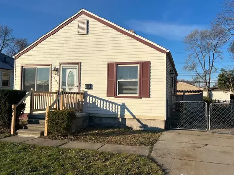 24585 Wilmot Ave, Eastpointe, MI 48021