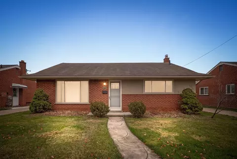 6604 Sunset Rd, Garden City, MI 48135