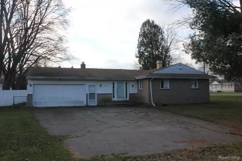 5480 Country Ln, Flint, MI 48506