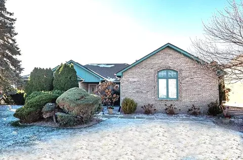 42777 Flis Dr, Sterling Heights, MI 48314