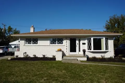21341 Sunnyview St, Clinton Township, MI 48035