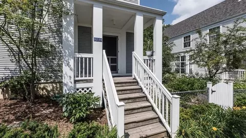 3250 Cardinal Dr, Ann Arbor, MI 48108