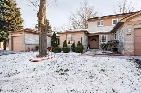 35451 Pheasant Ln, Westland, MI 48185