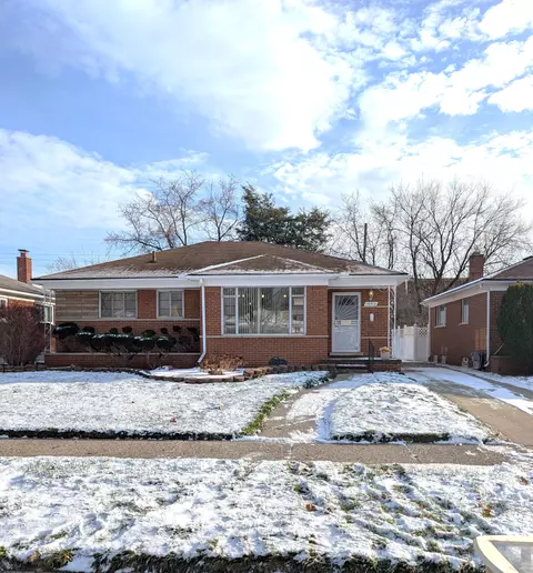 19372 Winthrop St, Detroit, MI 48235