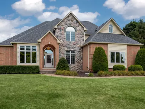 2901 Dana Pointe Dr, Pinckney, MI 48169