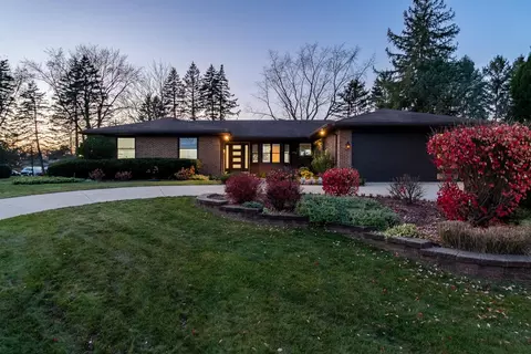 6865 Fredmoor Dr, Troy, MI 48098