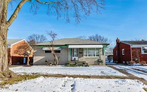 24564 Willowby Ave, Eastpointe, MI 48021