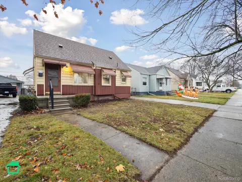 4493 17th St, Wyandotte, MI 48192