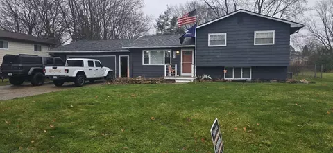5393 Dunbar Dr, Grand Blanc, MI 48439