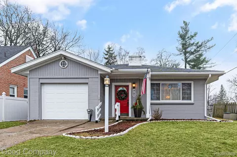 4185 Motorway Dr, Waterford, MI 48328