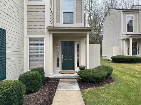 504 Newburne Pointe Rd, Bloomfield Hills, MI 48304
