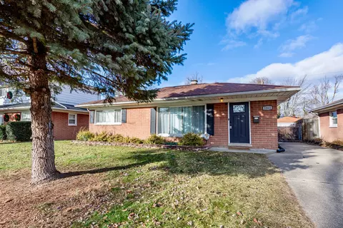 1261 E Dallas Ave, Madison Heights, MI 48071