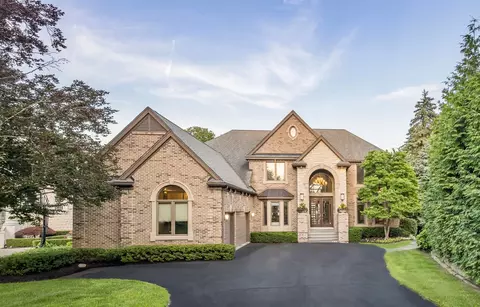 2972 Orchard Plc Pl, Orchard Lake Village, MI 48324