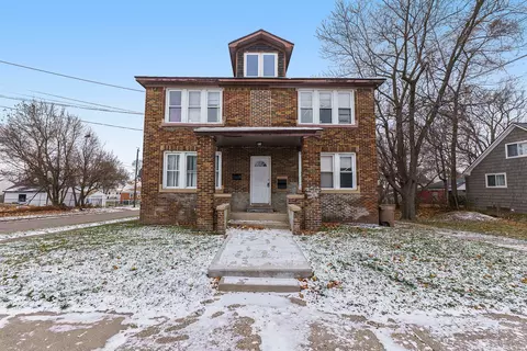 40 12 S Marshall St, Pontiac, MI 48342