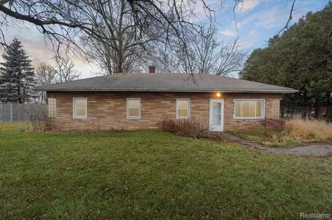 8023 E Mount Morris Rd, Richfield, MI 48463