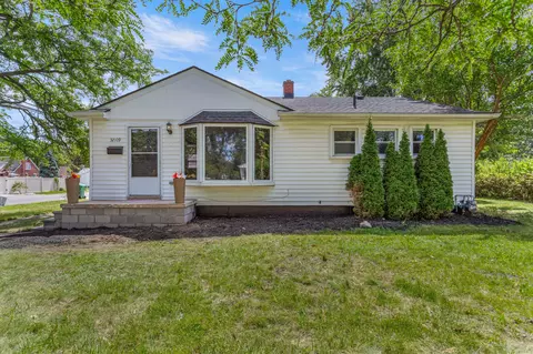 32109 Sheridan St, Garden City, MI 48135