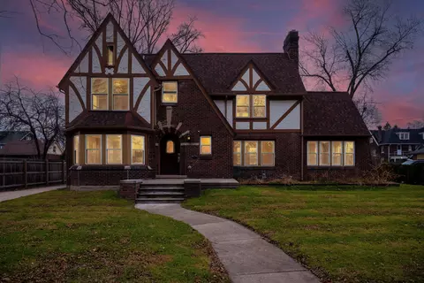 520 Fiske Dr, Detroit, MI 48214