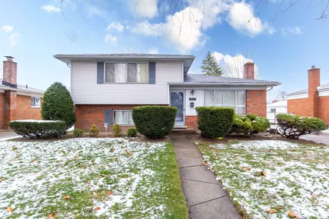 29604 Fairfield Dr, Warren, MI 48088