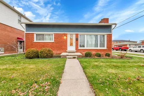 1161 Lincoln St, Wyandotte, MI 48192