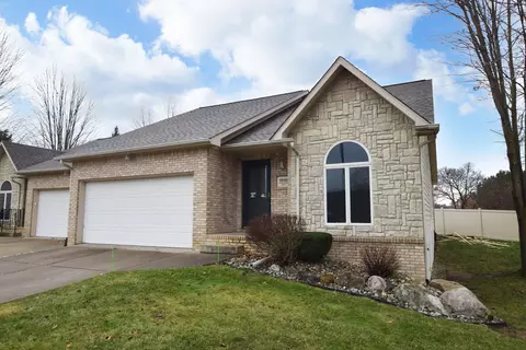 6040 Steeplechase Dr, Grand Blanc, MI 48439