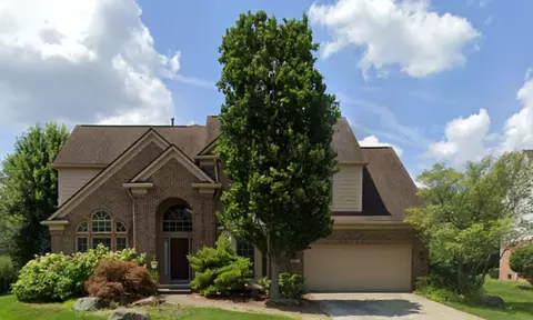 1932 Bloomfield Oaks Dr, West Bloomfield, MI 48324