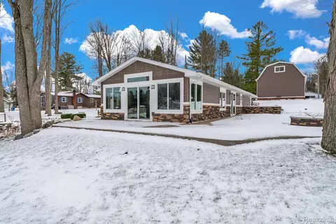 1571 Loebrich Dr, Clement, MI 48624