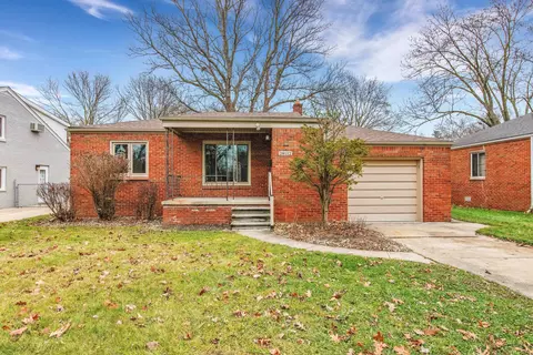 28112 Ruehle St, Saint Clair Shores, MI 48081