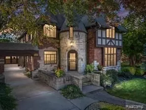 19911 Stratford Rd, Detroit, MI 48221