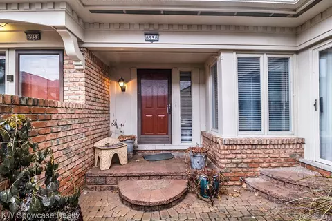 6956 Pebble Park Cir, West Bloomfield, MI 48322