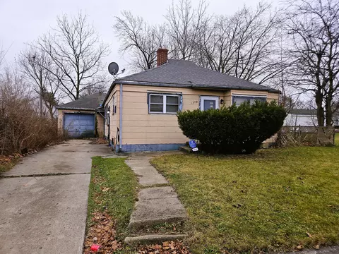 1378 Forest Hill Ave, Flint, MI 48504