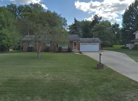 356 E Hurst Dr, Troy, MI 48085