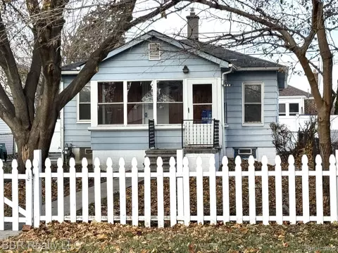 1552 Elm St, Wyandotte, MI 48192