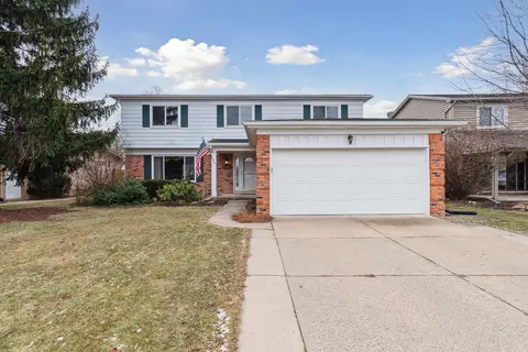 44015 Palisades Dr, Canton, MI 48187