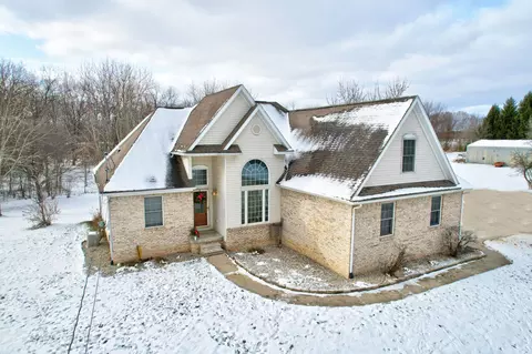 14088 Hogan Rd, Fenton, MI 48451
