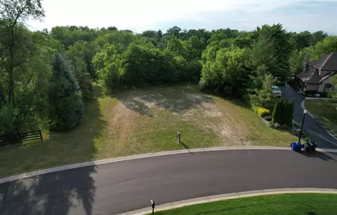8284 Pine Hollow Trl, Grand Blanc, MI 48439