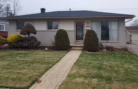 30572 Burlington St, Westland, MI 48186