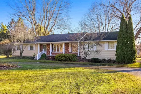 8044 Jordan Rd E, Grand Blanc, MI 48439