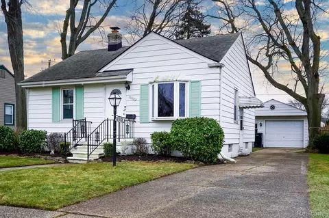 19348 Georgia St, Roseville, MI 48066